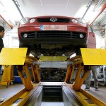 Autos müssen regelmäßig in die Werkstatt zur Inspektion
